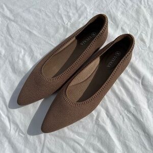 Vivaia Pointed-Toe Ballet Flats (Aria 5°)